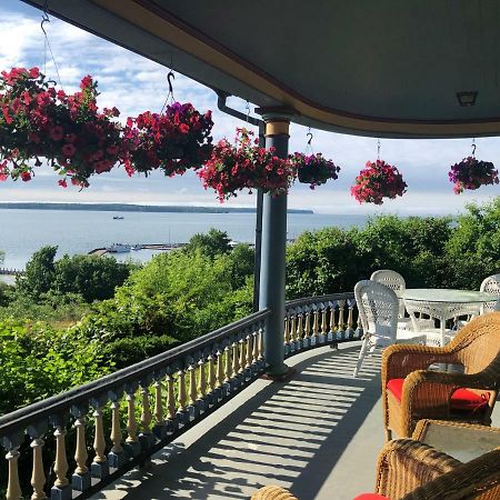 Harbor Hill House Hotel Bayfield Exterior photo