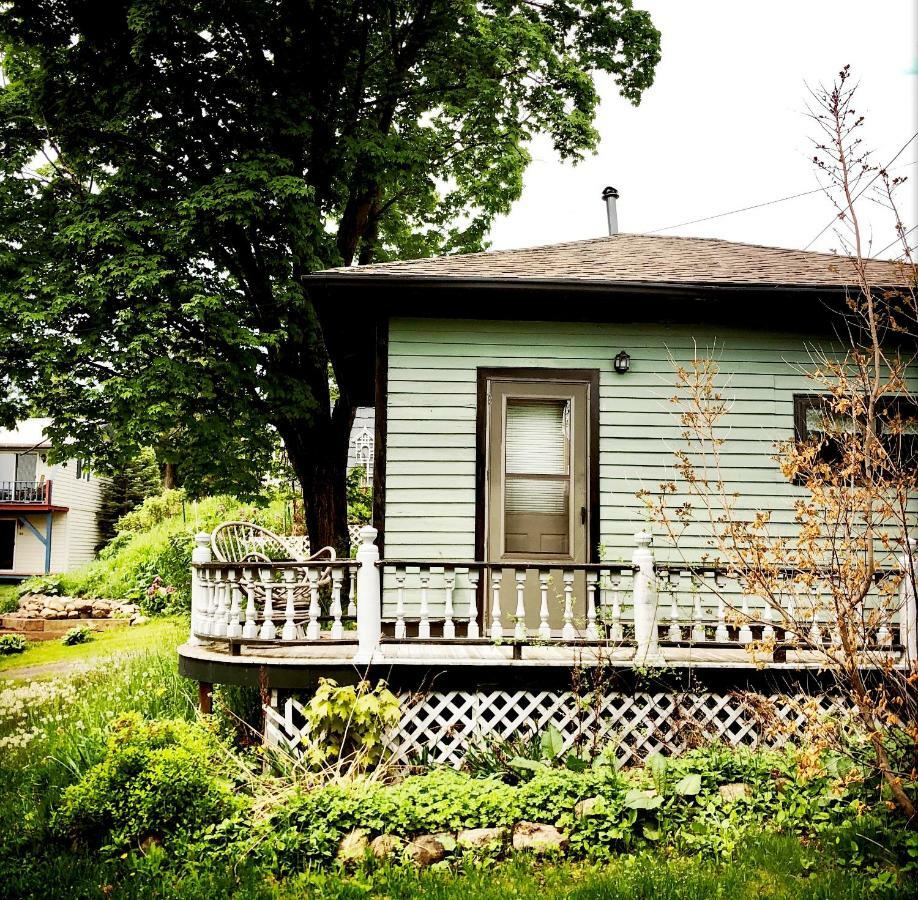 Harbor Hill House Hotel Bayfield Exterior photo